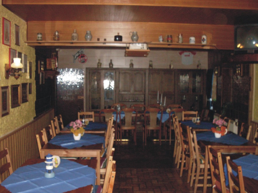  Saal fr 50 Personen. Mit groem Beamer